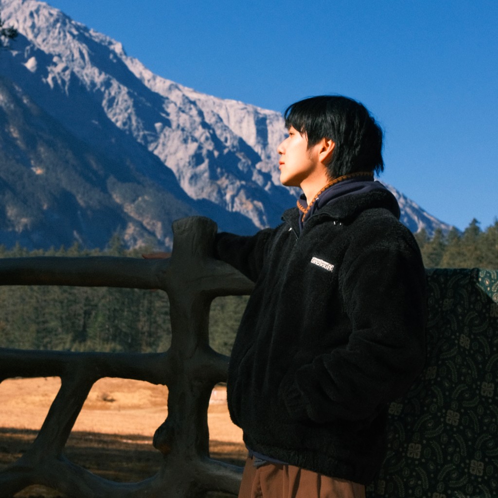 陈壬翰在山前
